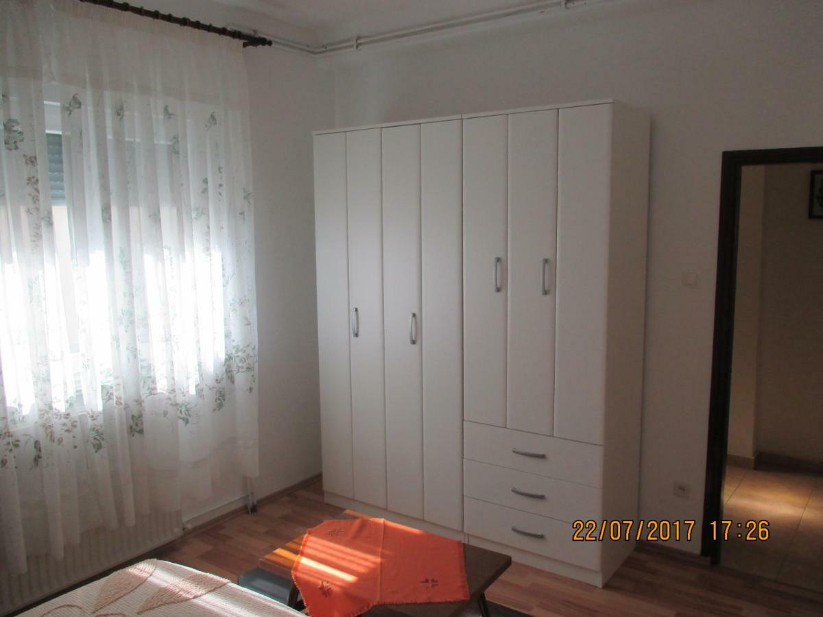 Apartments Sandra Novigrad  Exterior photo